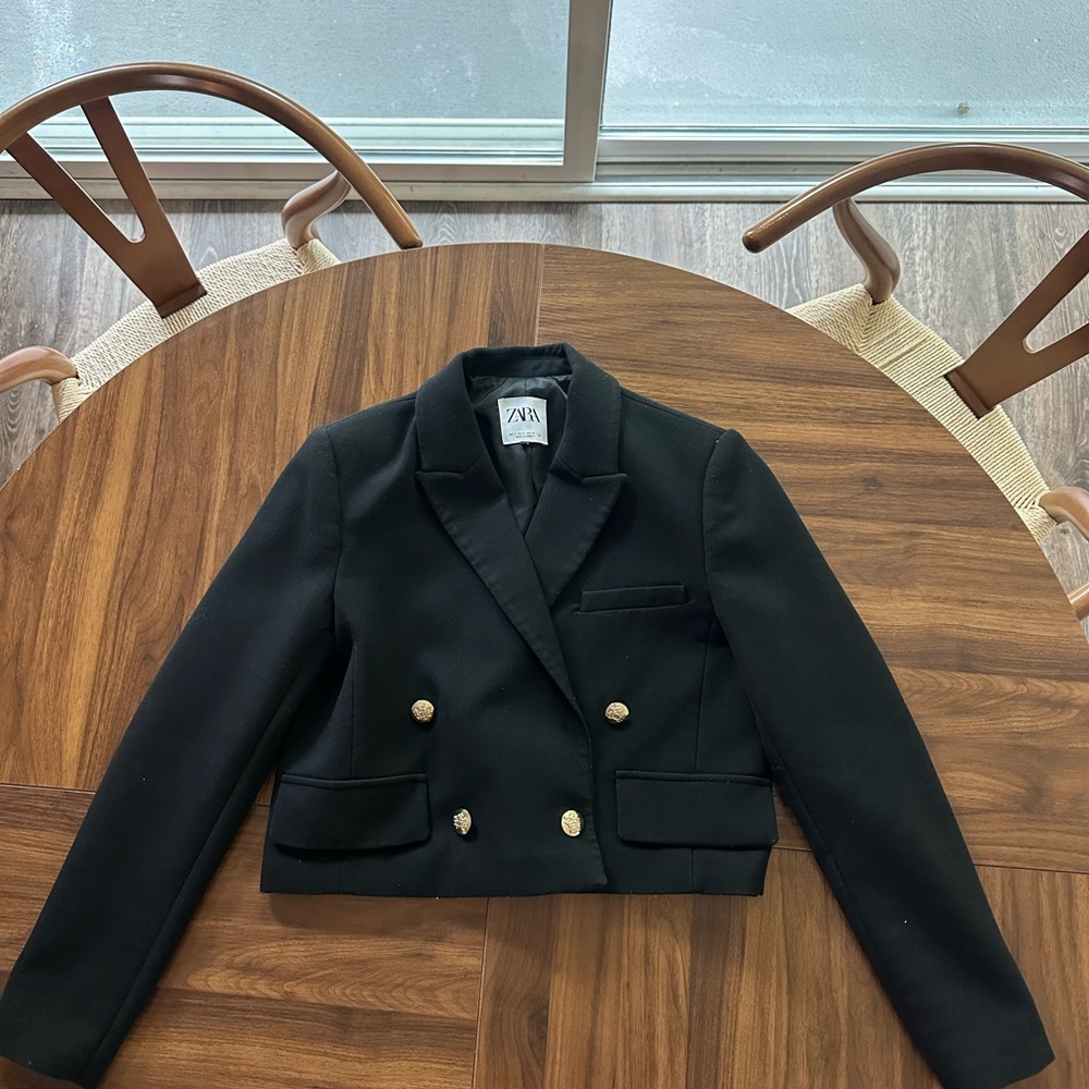 Zara Black Double-Breasted Cropped Blazer